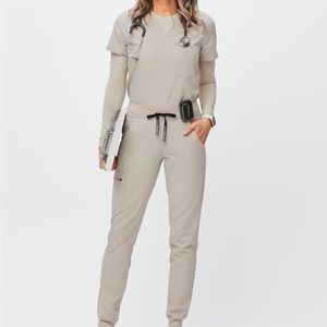 Figs scrubs set in Bone